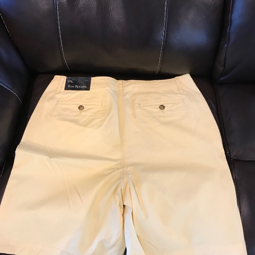 Kim Rogers Bermuda shorts, size 14, color: yellow